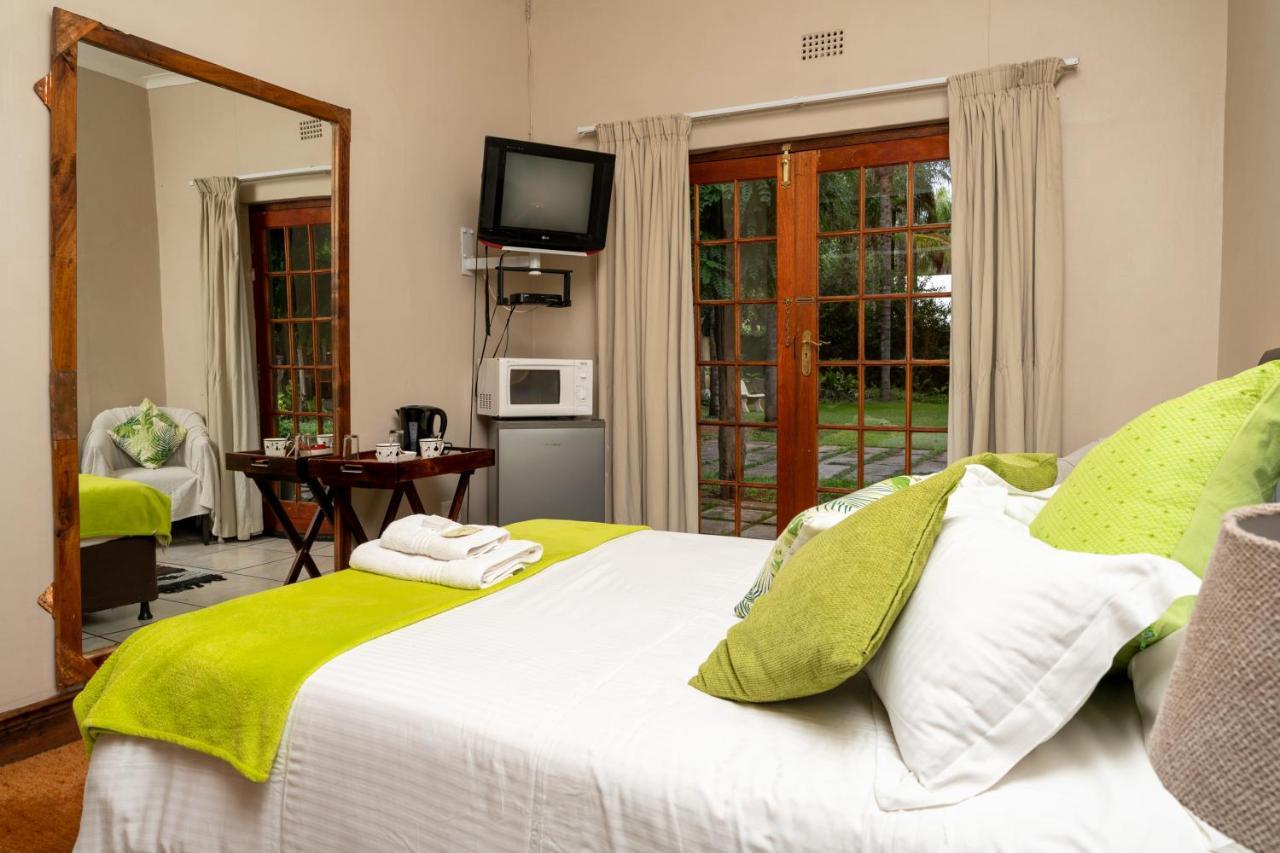 Riverbank Lodge Upington Exterior photo