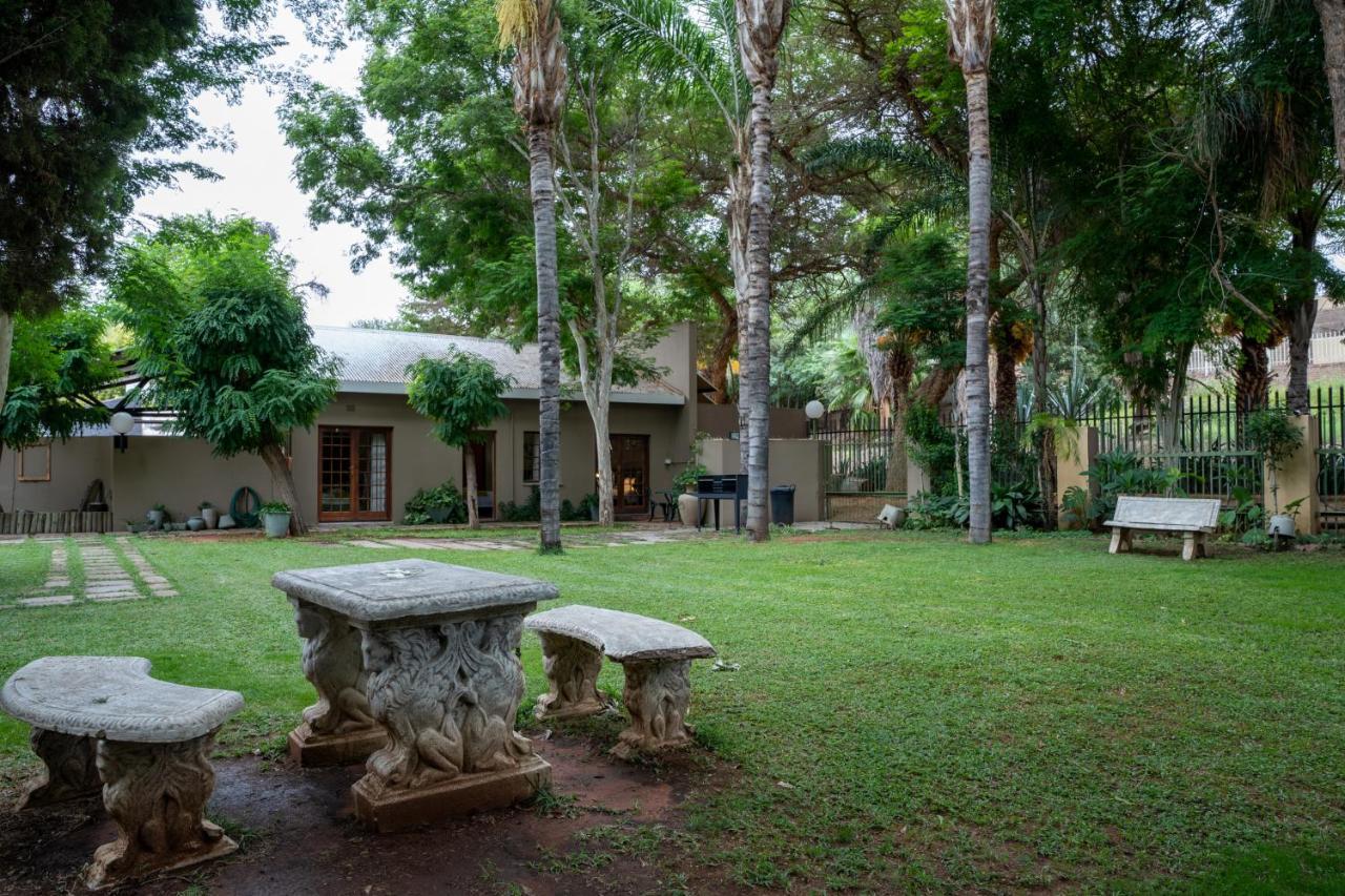 Riverbank Lodge Upington Exterior photo
