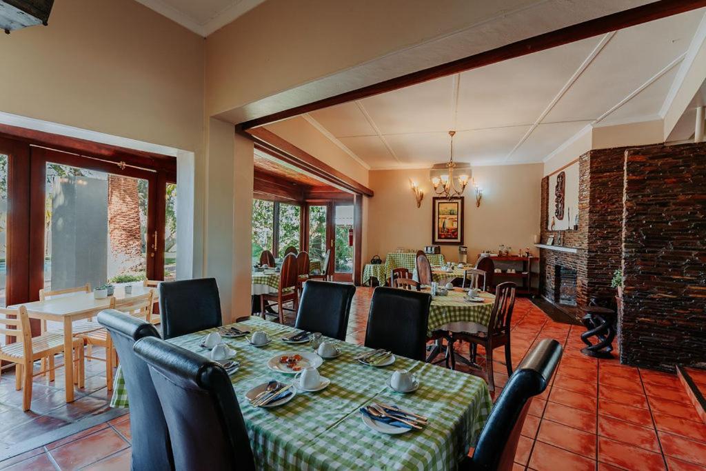 Riverbank Lodge Upington Exterior photo